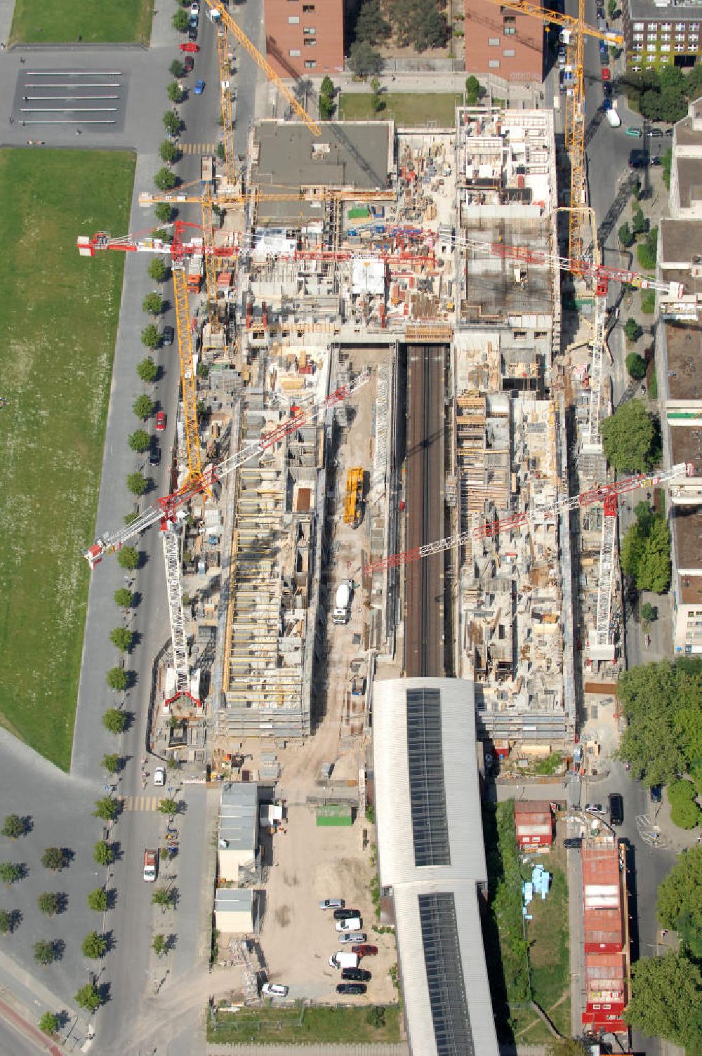 Luftbild Berlin - U-Bahnhof Mendelssohn-Bartholdy-Park in Berlin-Mitte