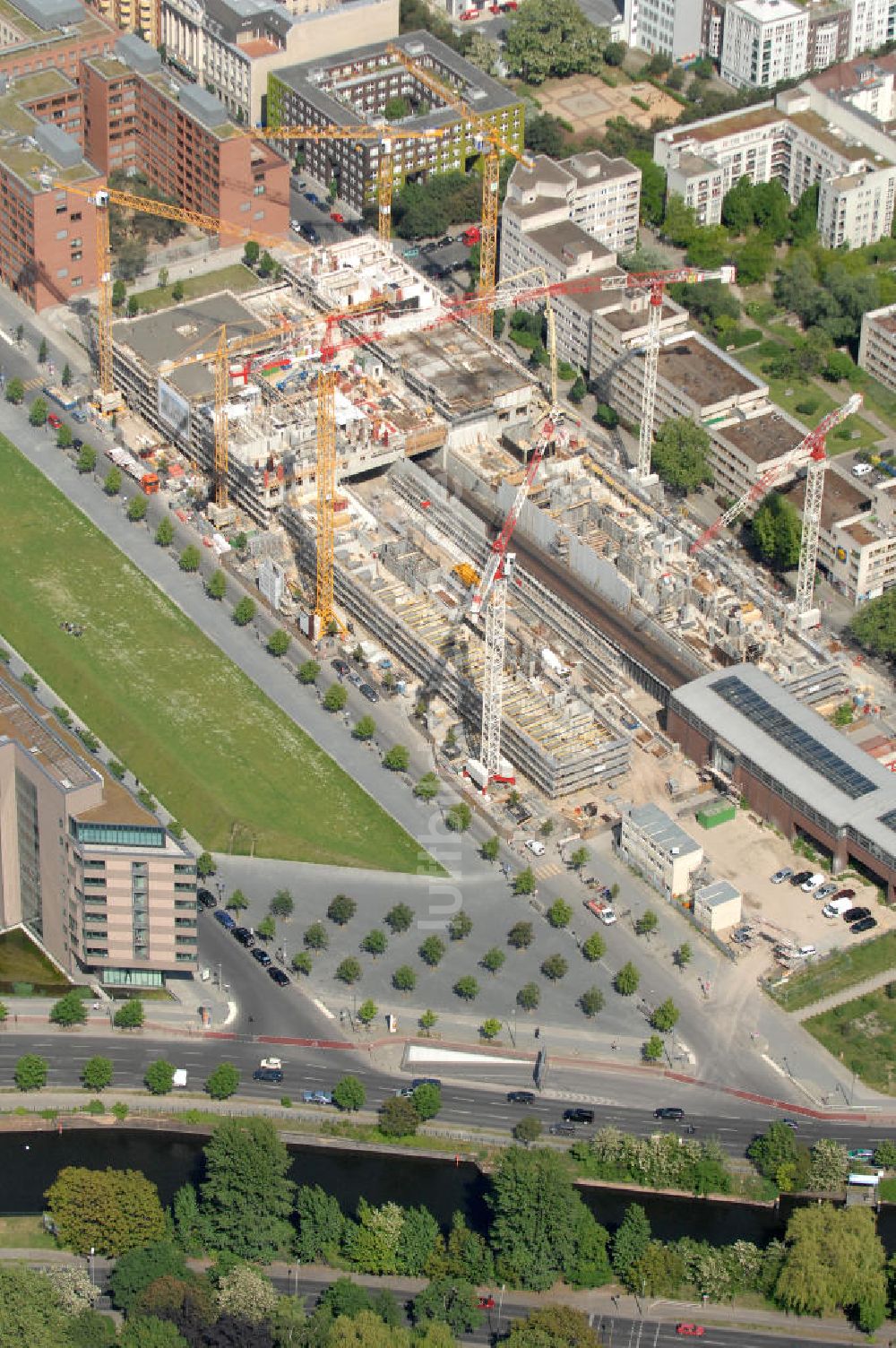 Berlin aus der Vogelperspektive: U-Bahnhof Mendelssohn-Bartholdy-Park in Berlin-Mitte