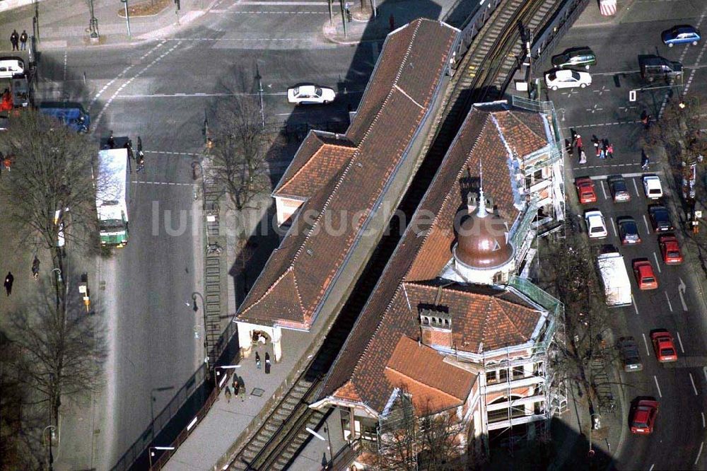 Luftaufnahme Berlin - U-Bahnhof Schlesisches Tor in Berlin-Kreuzberg.