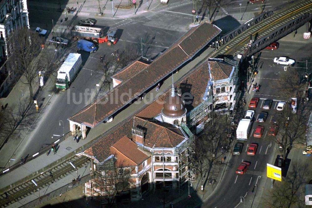 Berlin aus der Vogelperspektive: U-Bahnhof Schlesisches Tor in Berlin-Kreuzberg.