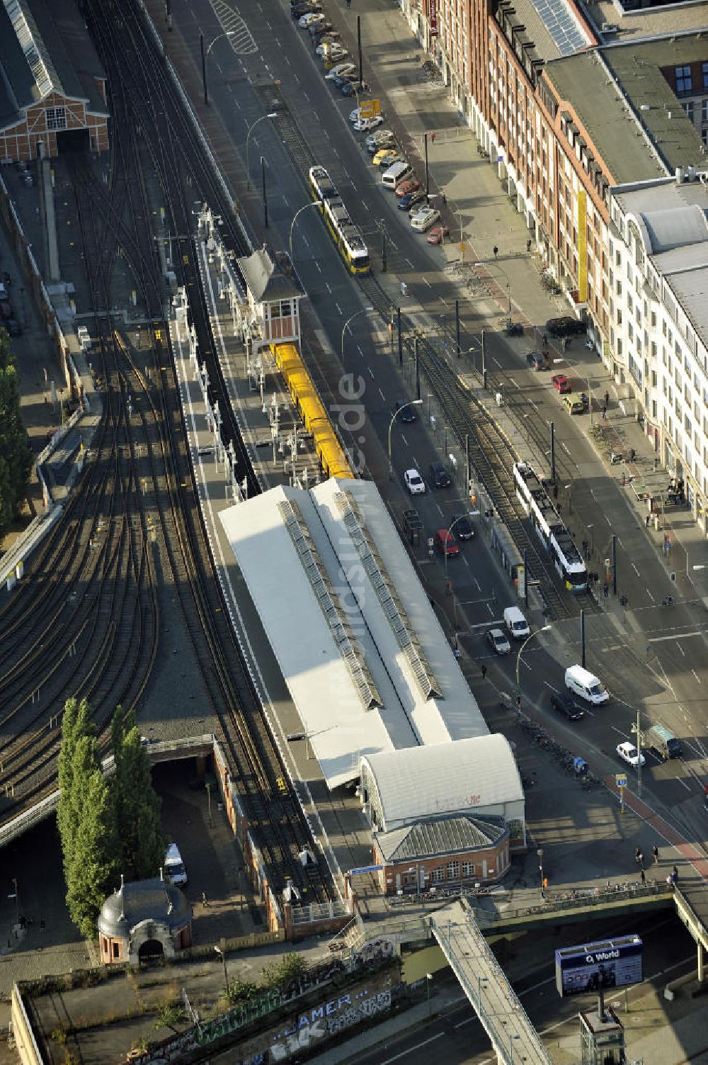 Luftaufnahme Berlin - U- Bahnhof Warschauer Straße in Berlin