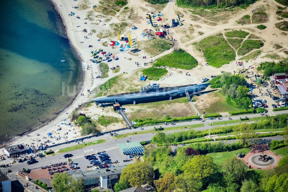 Luftbild Laboe - U-Boot des Museums Technisches Museum U 995 an der Strandstraße in Laboe im Bundesland Schleswig-Holstein, Deutschland