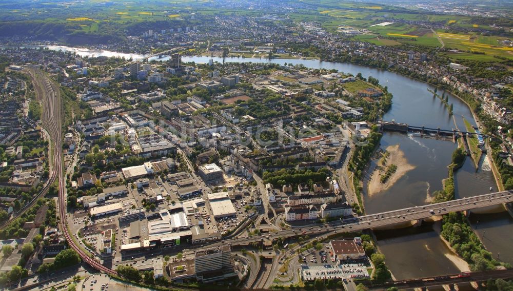 Koblenz aus der Vogelperspektive: Ufer der Mosel in Koblenz im Bundesland Rheinland-Pfalz