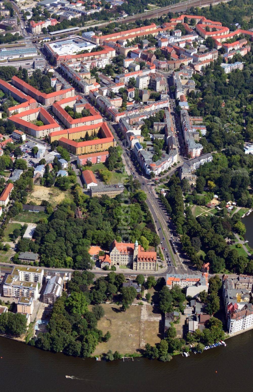 Luftbild Berlin OT Köpenick - Ufer der Spree im Ortsteil Köpenick in Berlin