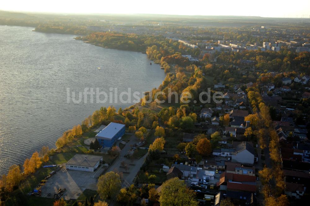 Senftenberg von oben - Ufer mit Strandhotel am Senftenberger See