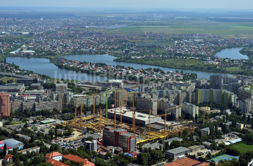 Luftaufnahme Bukarest - Ufer zum See Fundeni in Bukarest in Rumänien