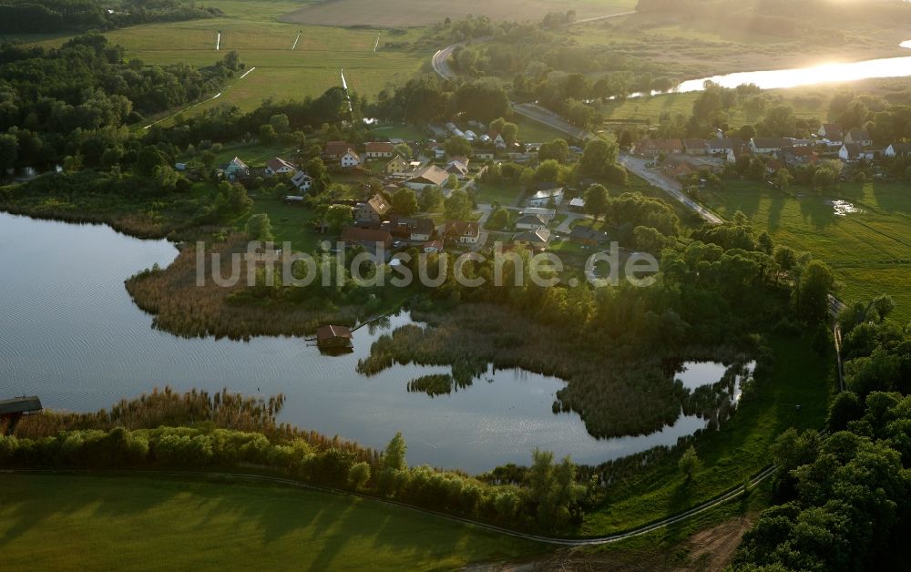 Rechlin aus der Vogelperspektive: Ufer zum Sumpfsee in Rechlin im Bundesland Mecklenburg-Vorpommern