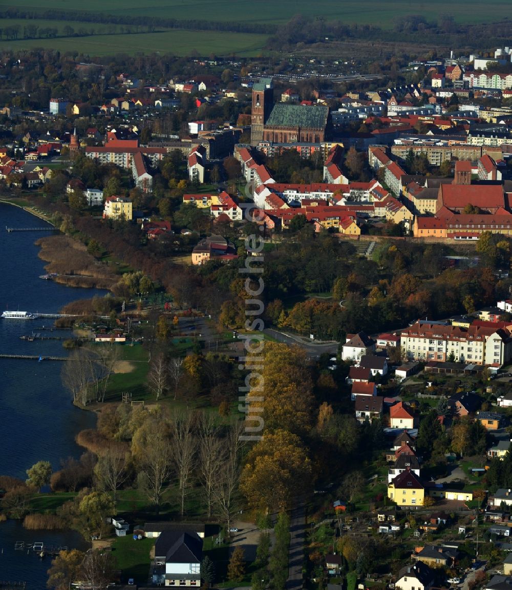 Prenzlau aus der Vogelperspektive: Ufer zum Unteruckersee in Prenzlau im Bundesland Brandenburg