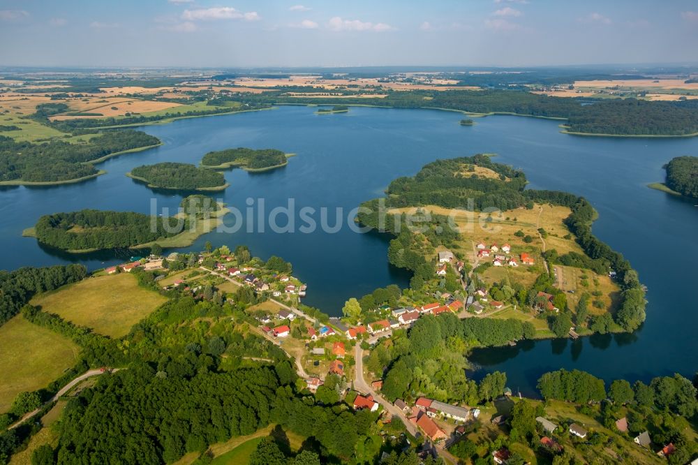 Carwitz aus der Vogelperspektive: Uferbereiche des Carwitzer Sees bei Carwitz in der Feldberger Seenlandschaft im Bundesland Mecklenburg-Vorpommern