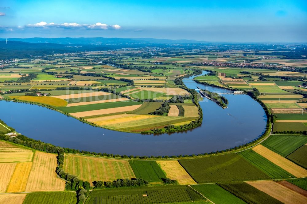 Luftaufnahme Wörth an der Donau - Uferbereiche am Donau - Flußverlauf in Wörth an der Donau im Bundesland Bayern, Deutschland