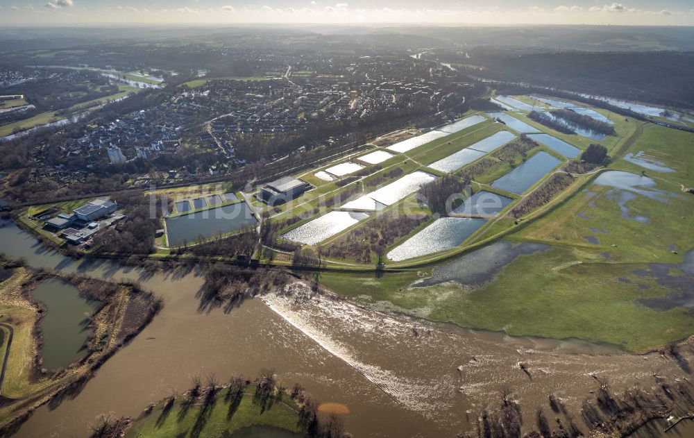 Luftbild Essen - Uferbereiche mit durch Hochwasser- Pegel überflutetem Flussbett der Ruhr in Essen im Bundesland Nordrhein-Westfalen, Deutschland