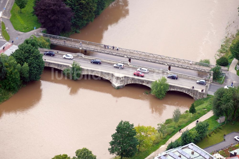 Luftaufnahme Göttingen - Uferbereiche mit durch Hochwasser- Pegel überfluteten Flußbett Leine in Göttingen im Bundesland Niedersachsen, Deutschland