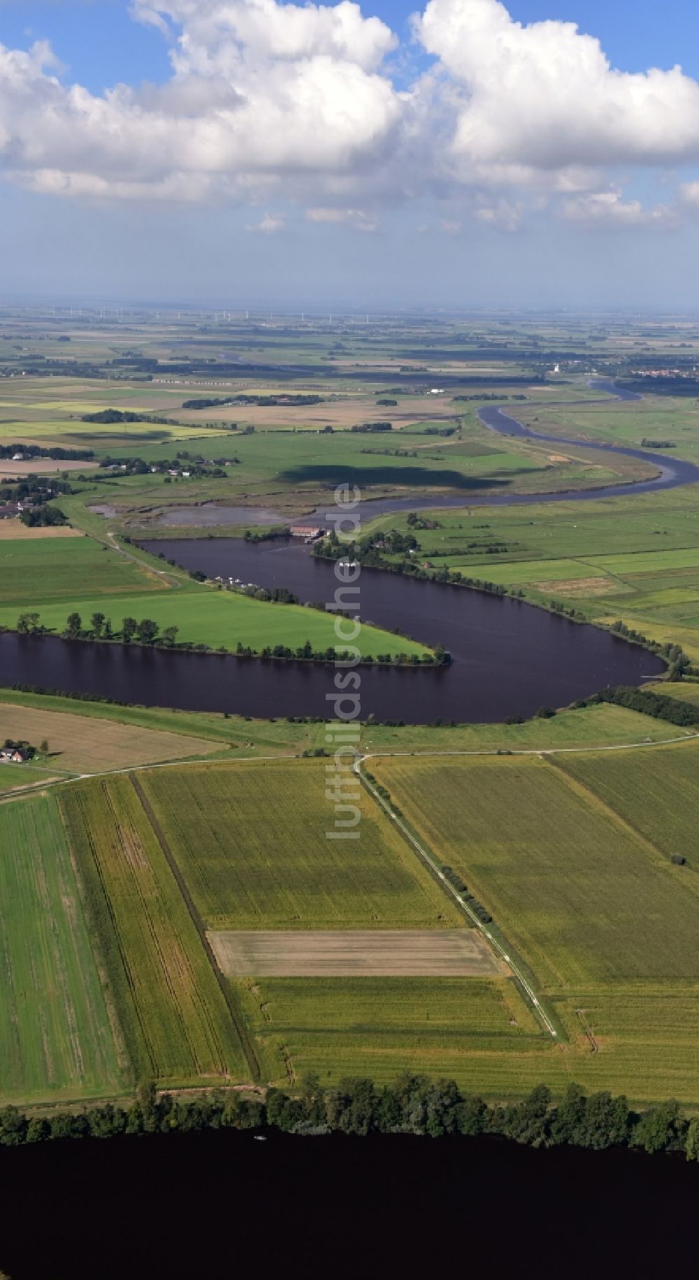 Drage von oben - Uferbereiche am Eider - Flußverlauf in Drage im Bundesland Schleswig-Holstein