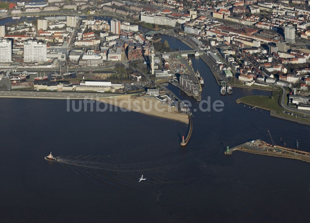 Bremerhaven aus der Vogelperspektive: Uferbereiche entlang der Fluss- Mündung Geeste und deren Zufluss in die Weser in Bremerhaven im Bundesland Bremen