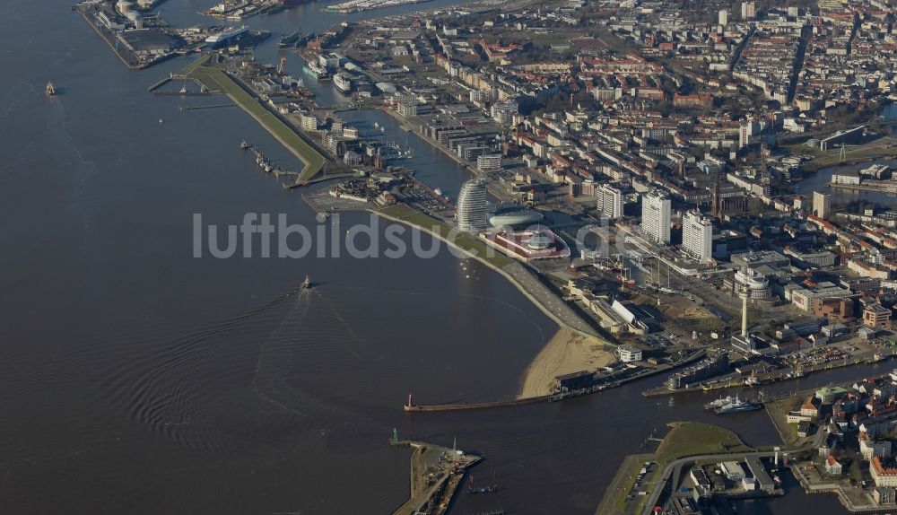 Bremerhaven aus der Vogelperspektive: Uferbereiche entlang der Fluss- Mündung Geeste und deren Zufluss in die Weser in Bremerhaven im Bundesland Bremen