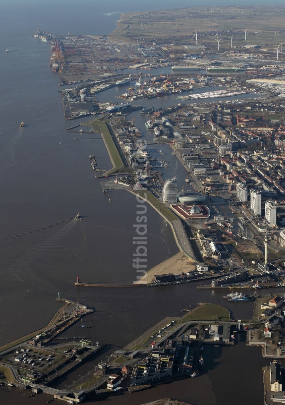 Luftaufnahme Bremerhaven - Uferbereiche entlang der Fluß- Mündung der Geeste in die Weser in Bremerhaven im Bundesland Bremen