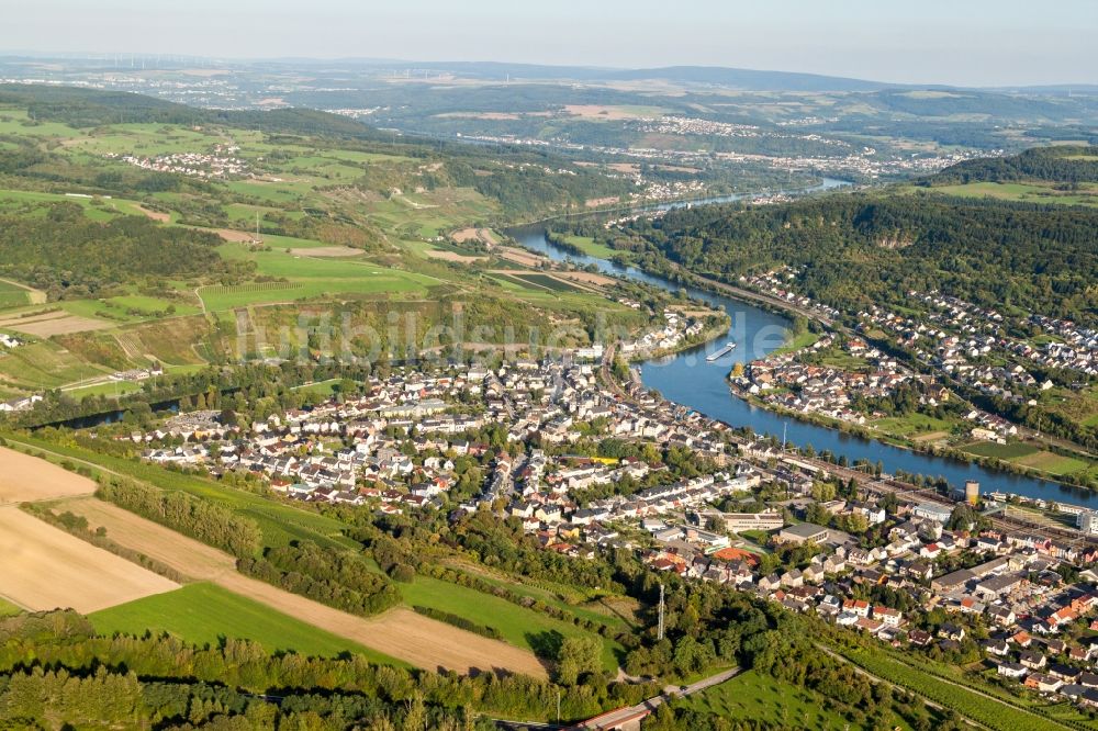 Wasserbillig von oben - Uferbereiche entlang der Fluß- Mündung der Sauer in die Mosel in Wasserbillig in Grevenmacher, Luxemburg