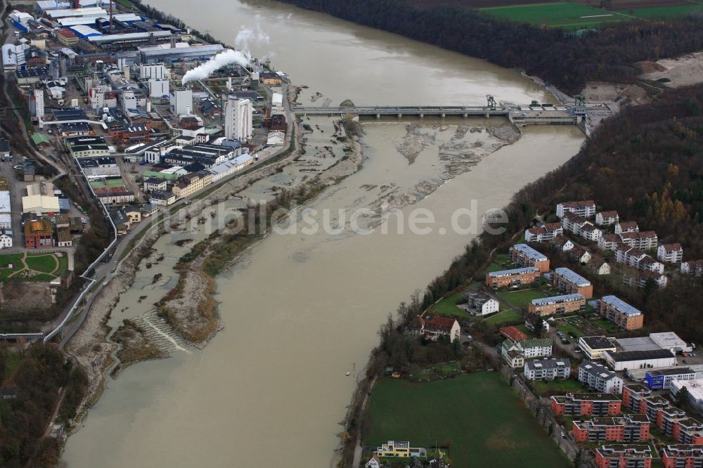 Luftbild Rheinfelden (Baden) - Uferbereiche und Fischaufstieg am Flußverlauf des Rhein beim Kraftwerk in Rheinfelden (Baden) im Bundesland Baden-Württemberg