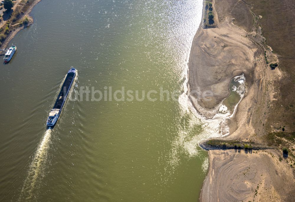 Luftbild Wesel - Uferbereiche am Fluss Rhein in Wesel im Bundesland Nordrhein-Westfalen, Deutschland