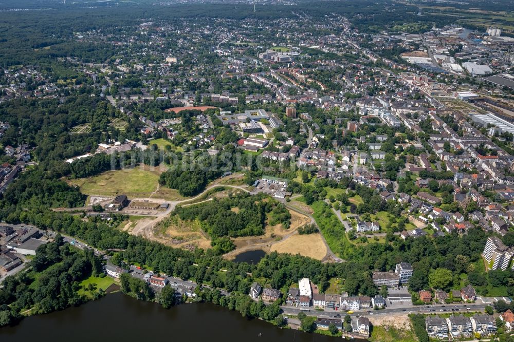 Luftbild Mülheim an der Ruhr - Uferbereiche am Flußverlauf am ehemaligen Steinbruch Rauen in Mülheim an der Ruhr im Bundesland Nordrhein-Westfalen