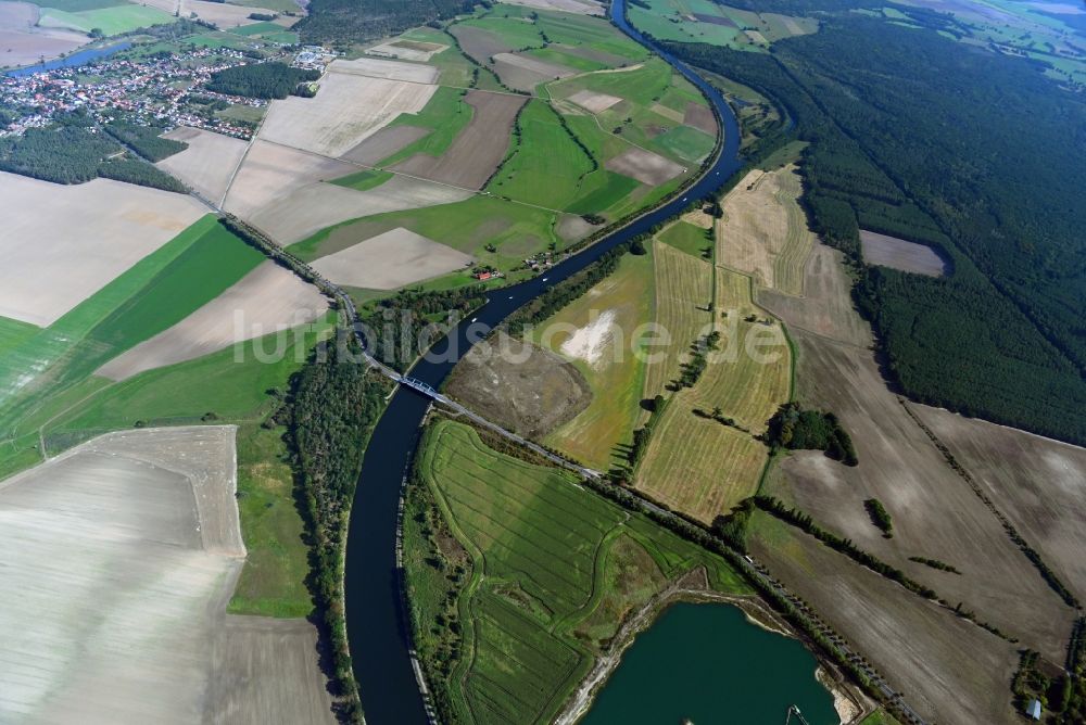 Luftbild Ihleburg - Uferbereiche am Flußverlauf Elbe-Havel-Kanal in Ihleburg im Bundesland Sachsen-Anhalt, Deutschland