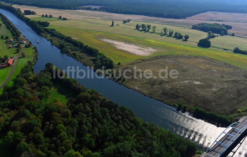 Luftbild Ihleburg - Uferbereiche am Flußverlauf Elbe-Havel-Kanal in Ihleburg im Bundesland Sachsen-Anhalt, Deutschland