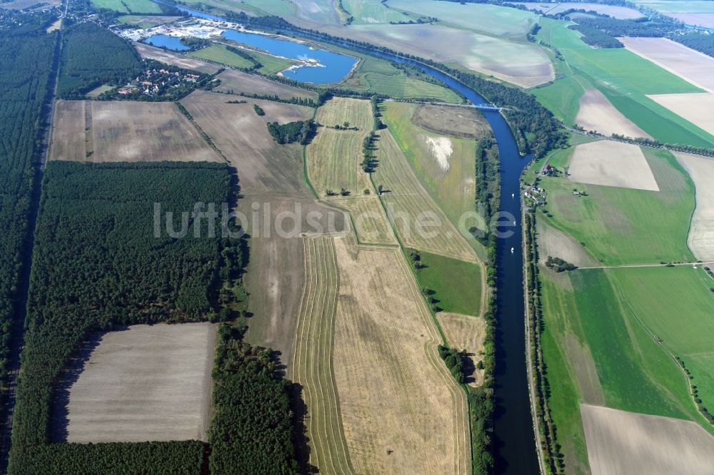 Luftaufnahme Parchau - Uferbereiche am Flußverlauf des Elbe-Havel-Kanal in Parchau im Bundesland Sachsen-Anhalt, Deutschland