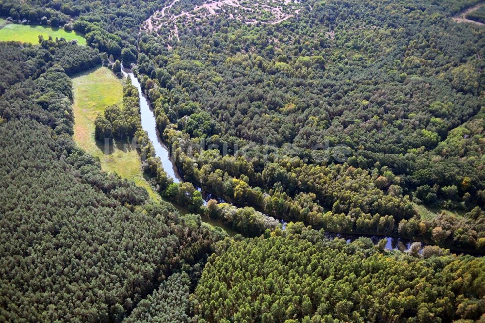 Luftaufnahme Damm - Uferbereiche am Flußverlauf der Elde in Damm im Bundesland Mecklenburg-Vorpommern, Deutschland