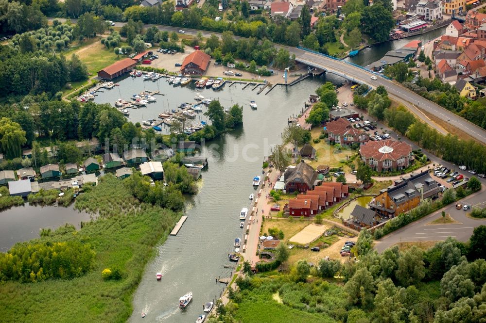 Luftbild Plau am See - Uferbereiche am Flußverlauf Elde in Plau am See im Bundesland Mecklenburg-Vorpommern