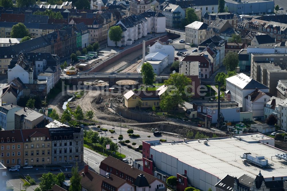 Döbeln aus der Vogelperspektive: Uferbereiche am Flußverlauf der Flutmulde in Döbeln im Bundesland Sachsen