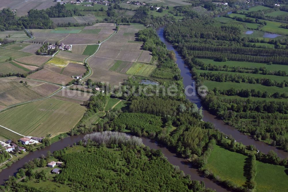 Luftaufnahme Fronsac - Uferbereiche am Flußverlauf Isle in Fronsac in Aquitaine Limousin Poitou-Charentes, Frankreich