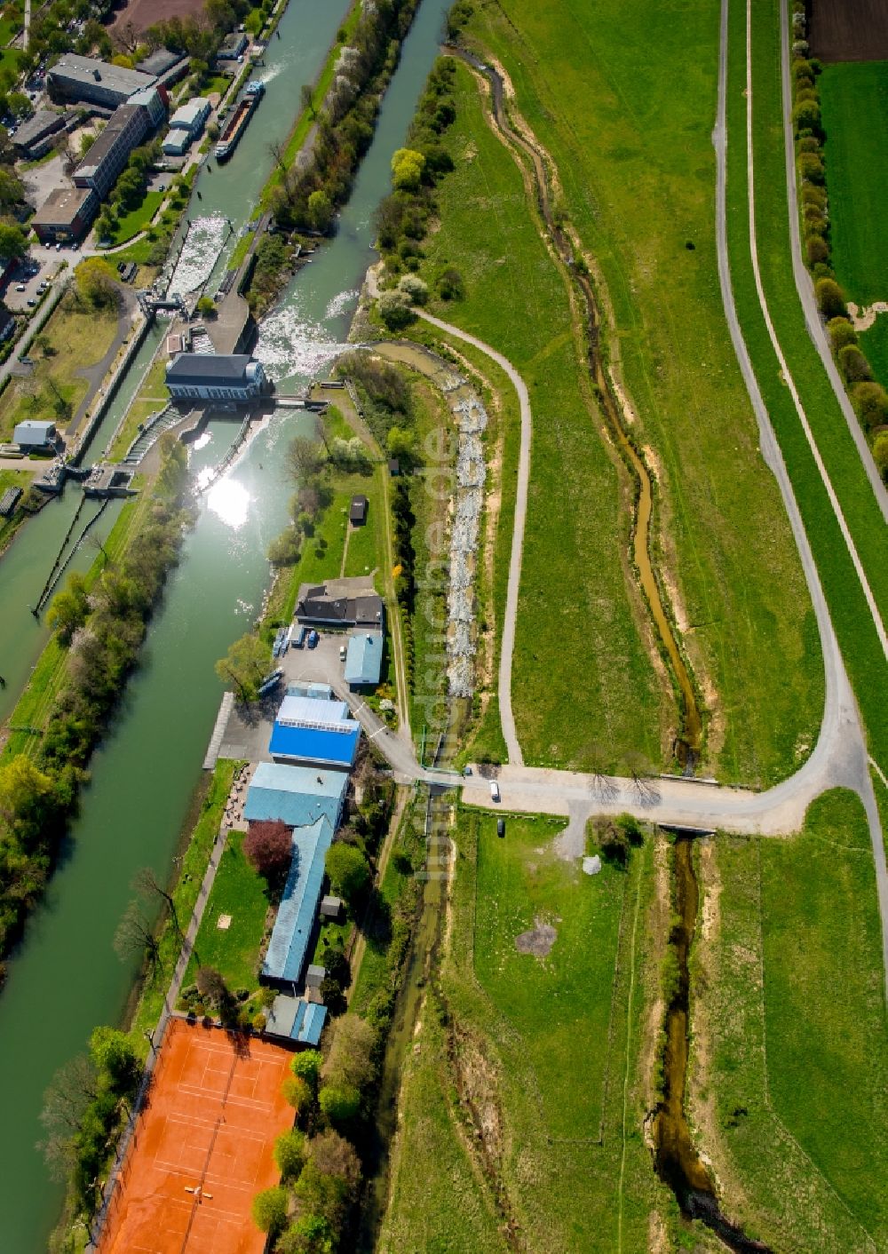 Luftaufnahme Hamm - Uferbereiche am Flußverlauf der Lippe mit Fischaufstieg in Hamm im Bundesland Nordrhein-Westfalen