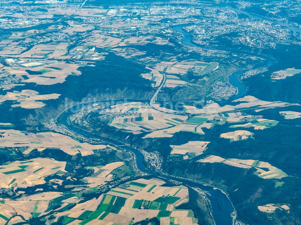 Luftbild Dieblich - Uferbereiche am Flußverlauf Mosel in Dieblich im Bundesland Rheinland-Pfalz, Deutschland