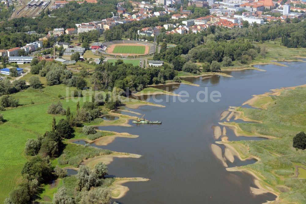 Luftbild Frankfurt (Oder) - Uferbereiche am Flußverlauf der Oder - Odra in Frankfurt (Oder) im Bundesland Brandenburg