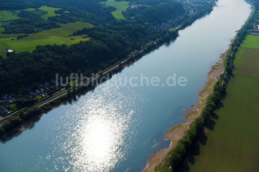 Luftaufnahme Dattenberg - Uferbereiche am Flußverlauf des Rhein in Dattenberg im Bundesland Rheinland-Pfalz, Deutschland