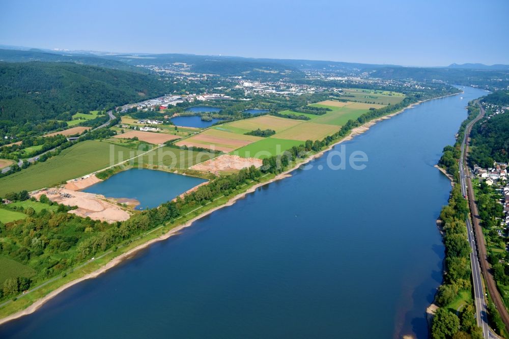 Leubsdorf aus der Vogelperspektive: Uferbereiche am Flußverlauf des Rhein in Leubsdorf im Bundesland Rheinland-Pfalz, Deutschland