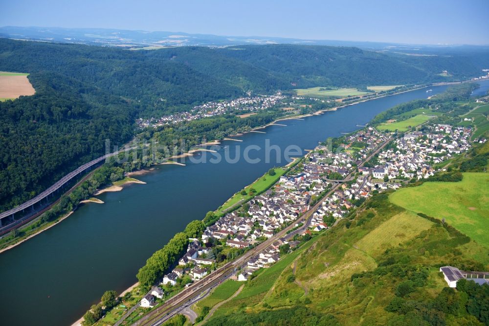 Leutesdorf aus der Vogelperspektive: Uferbereiche am Flußverlauf des Rhein in Leutesdorf im Bundesland Rheinland-Pfalz, Deutschland