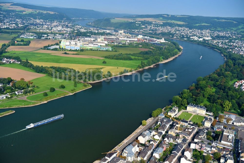 Neuwied von oben - Uferbereiche am Flußverlauf des Rhein in Neuwied im Bundesland Rheinland-Pfalz, Deutschland