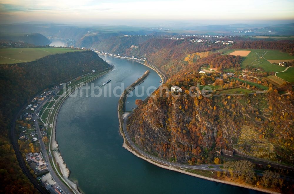 Luftbild Sankt Goarshausen - Uferbereiche am Flußverlauf Rhein in Sankt Goarshausen im Bundesland Rheinland-Pfalz