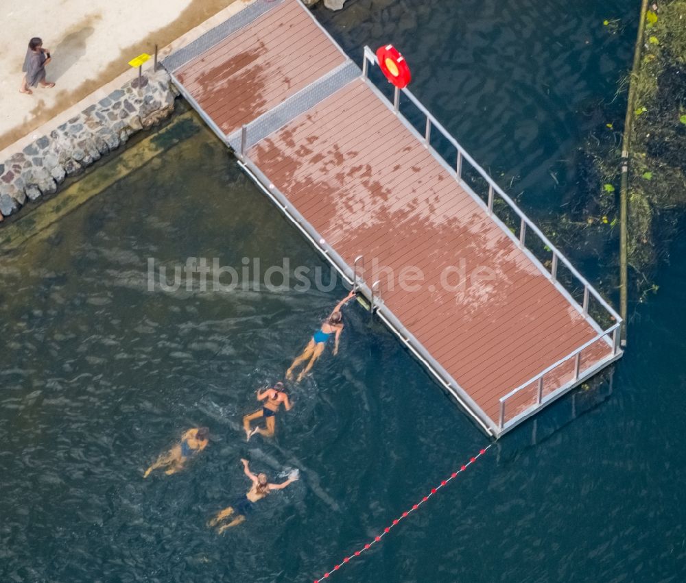 Luftaufnahme Essen - Uferbereiche am Flußverlauf der Ruhr im Bereich des Strandbades Seaside Beach Baldeney in Essen im Bundesland Nordrhein-Westfalen