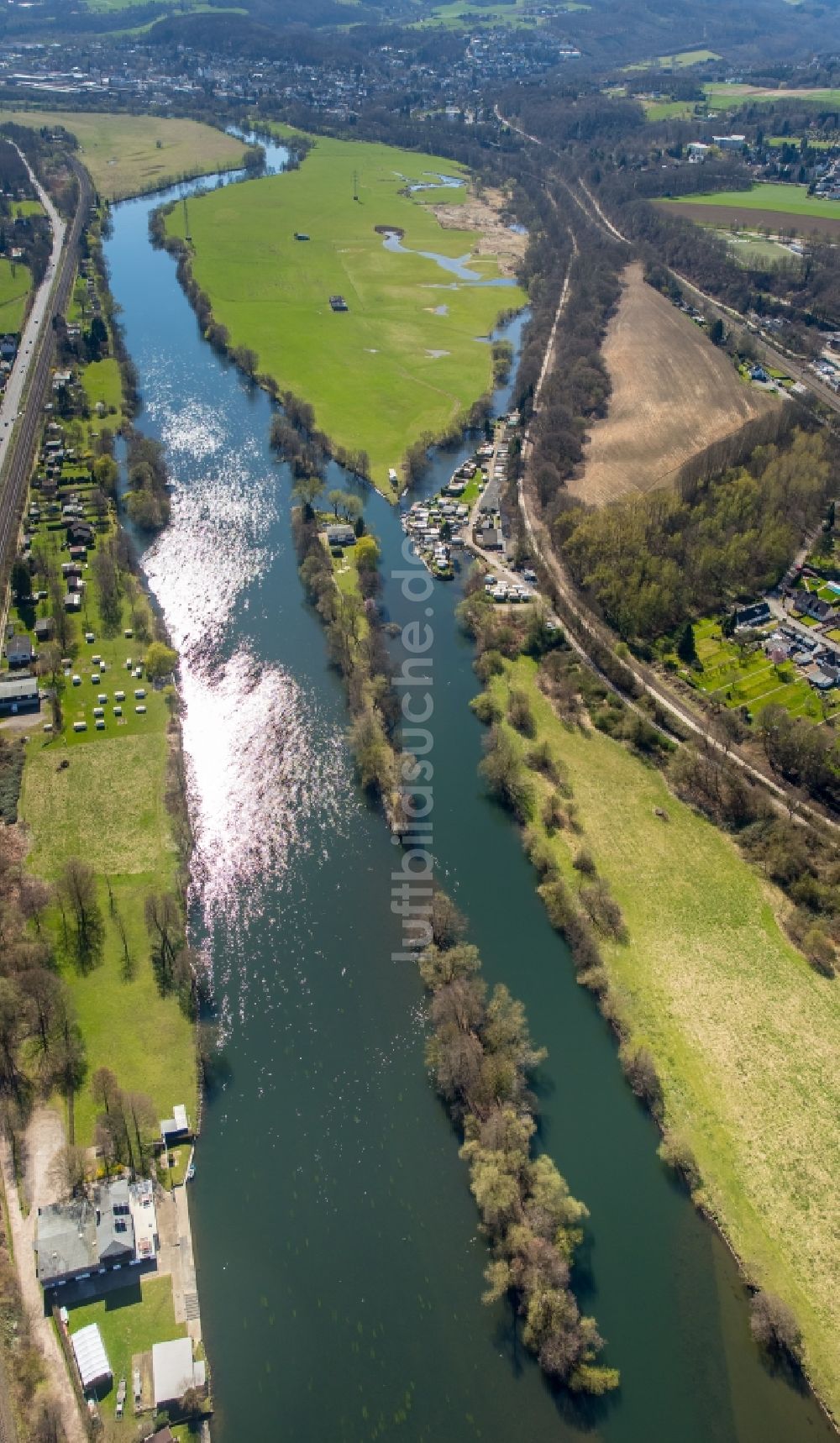 Witten aus der Vogelperspektive: Uferbereiche am Flußverlauf der Ruhr im Ortsteil Bommern in Witten im Bundesland Nordrhein-Westfalen