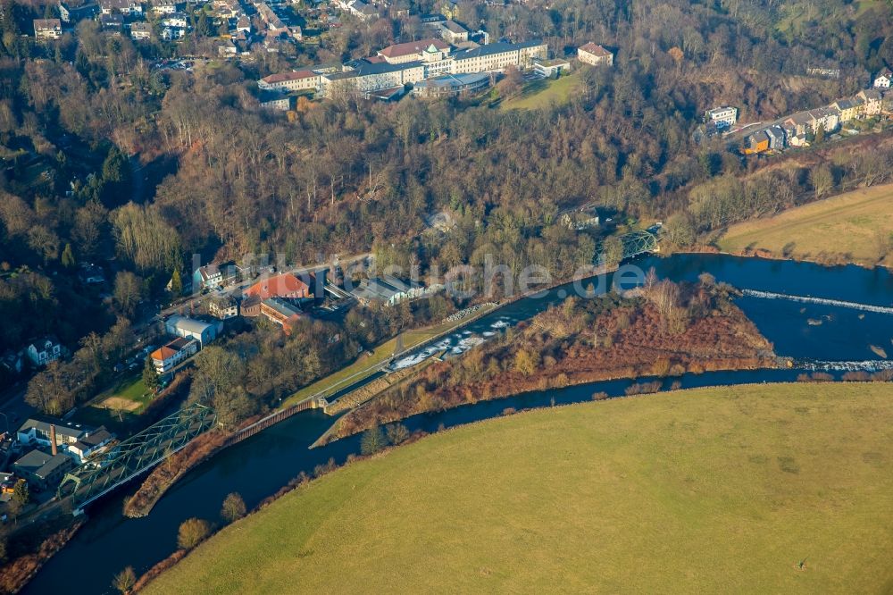 Essen von oben - Uferbereiche am Flußverlauf der Ruhr am Spillenburger Wehr im Ortsteil Stadtbezirke VII in Essen im Bundesland Nordrhein-Westfalen