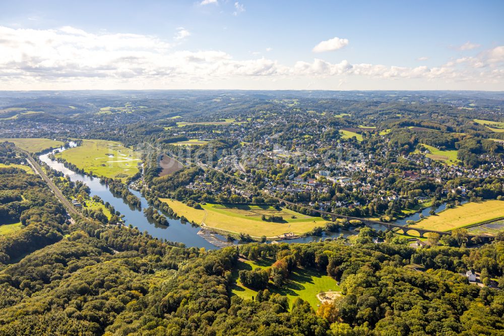 Witten von oben - Uferbereiche am Flußverlauf der Ruhr in Witten im Bundesland Nordrhein-Westfalen, Deutschland