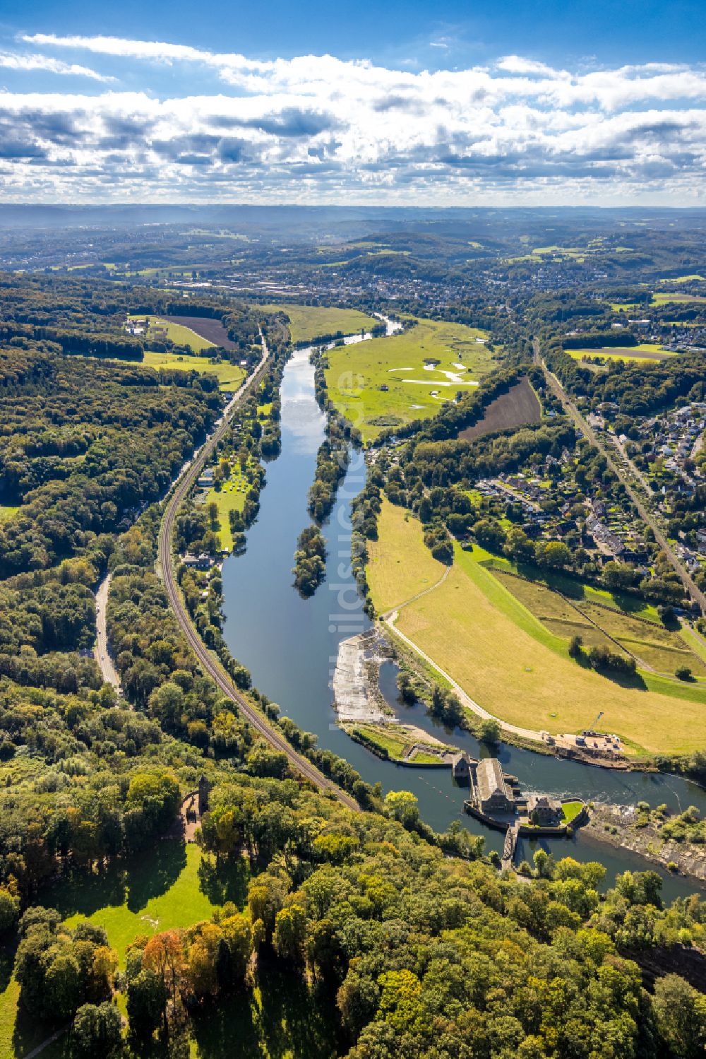 Luftaufnahme Witten - Uferbereiche am Flußverlauf der Ruhr in Witten im Bundesland Nordrhein-Westfalen, Deutschland