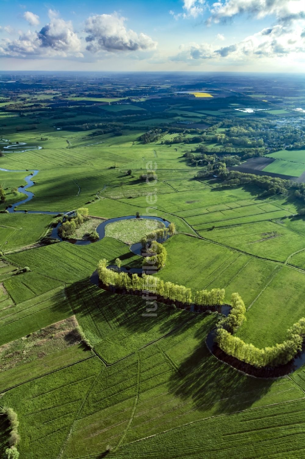 Stade von oben - Uferbereiche am Flußverlauf der Schwinge in Stade im Bundesland Niedersachsen, Deutschland