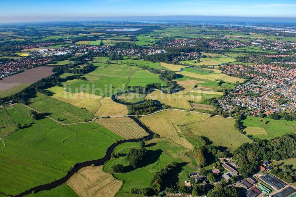 Luftbild Stade - Uferbereiche am Flußverlauf der Schwinge in Stade im Bundesland Niedersachsen, Deutschland