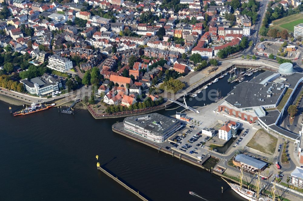 Luftaufnahme Bremen - Uferbereiche am Flußverlauf der Weser in Bremen