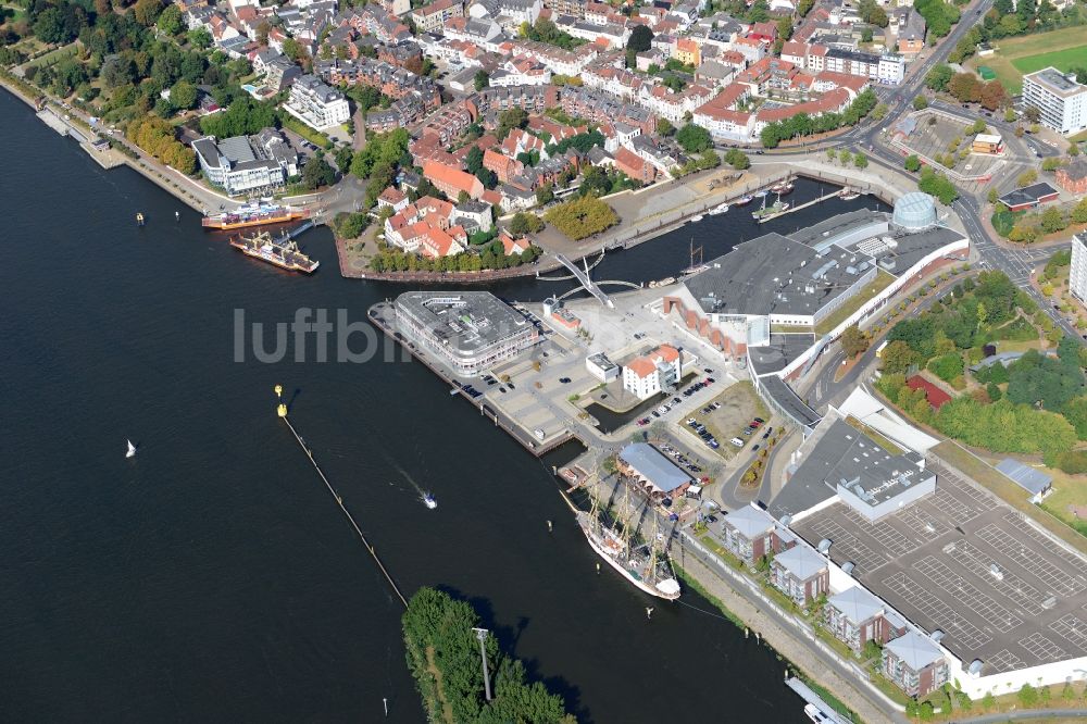 Luftbild Bremen - Uferbereiche am Flußverlauf der Weser in Bremen