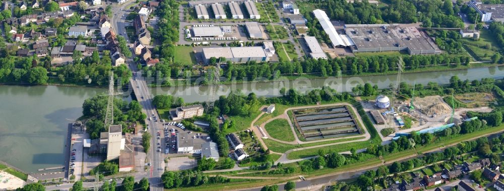 Herne aus der Vogelperspektive: Uferbereiche des Flussverlaufes des Rhein-Herne-Kanals am Stadthafen und Klärwerk in Herne im Bundesland Nordrhein-Westfalen