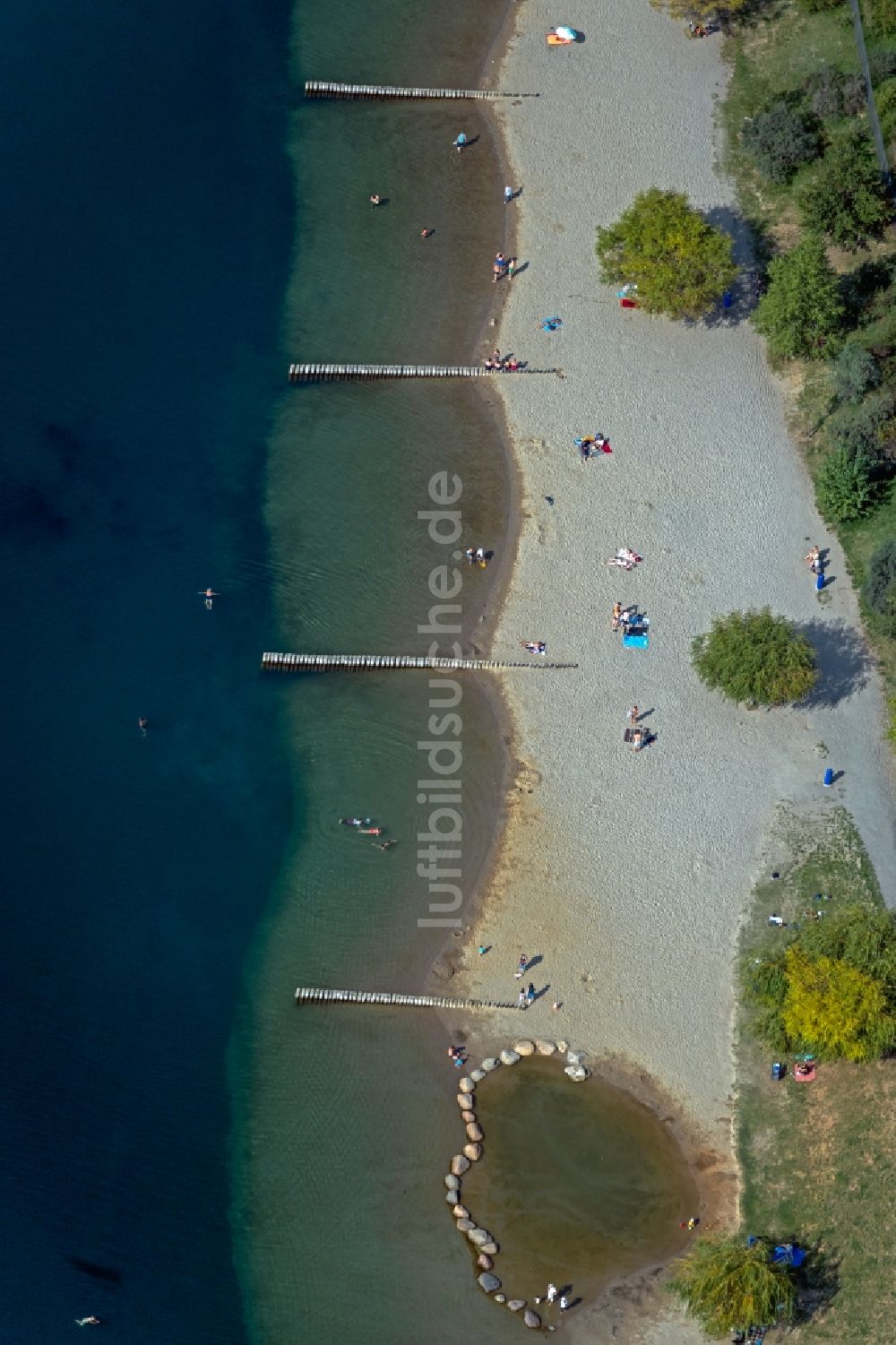 Markkleeberg aus der Vogelperspektive: Uferbereiche am Freibad am Markkleberger See in Markkleeberg im Bundesland Sachsen, Deutschland